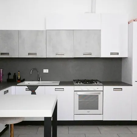 J03 - Jesi, Elegante Trilocale Vicino Al Centro *